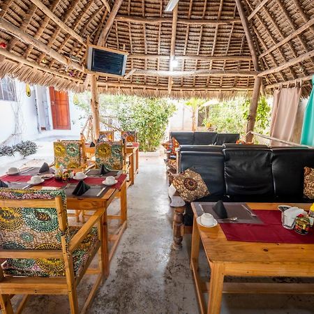 Bed and Breakfast Savi House Нунгви Экстерьер фото