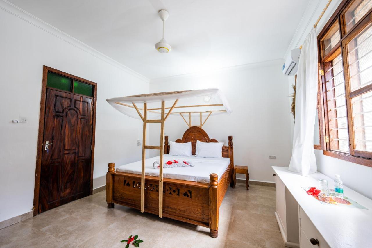 Bed and Breakfast Savi House Нунгви Экстерьер фото